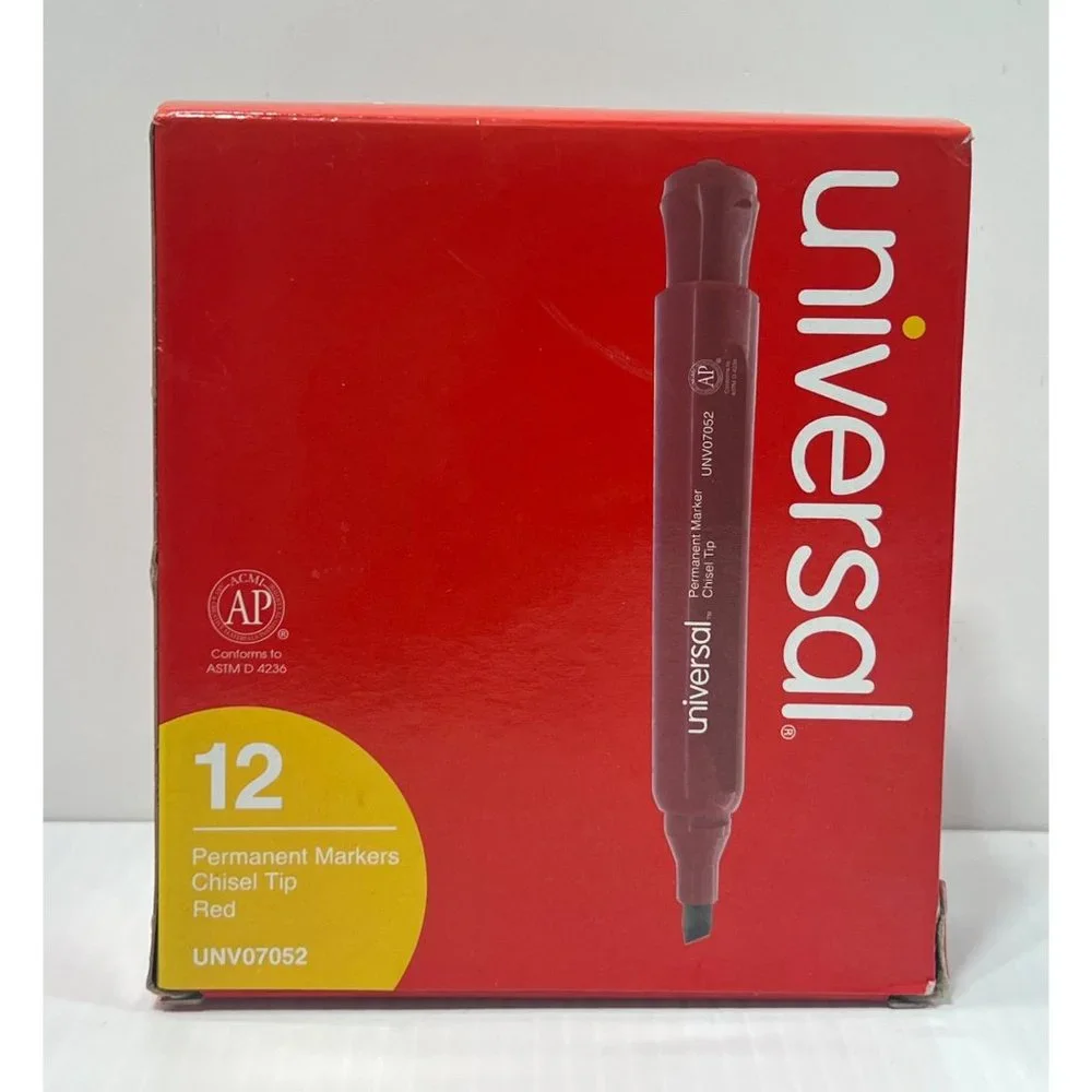 Universal - 12 Permanent Markers Chisel Tip - Red - UNV 07052